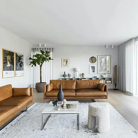 Stylish 70's With Forest And View In Ry 度假居 瑞伊