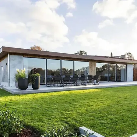 Stylish 70's With Forest And View In Ry 度假居