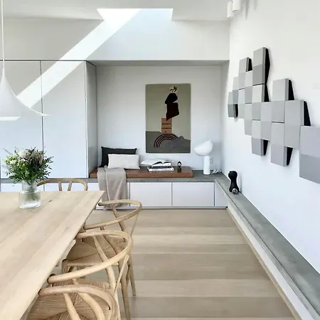 Stylish 70's With Forest And View In Ry 度假居 瑞伊