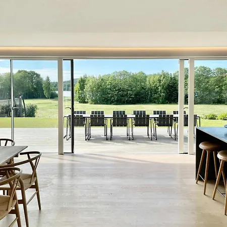 Stylish 70's With Forest And View In Ry *