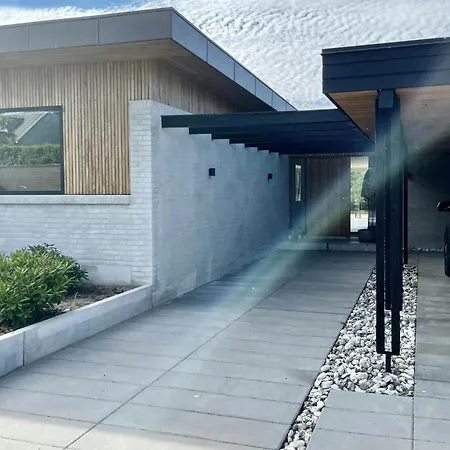 Stylish 70's With Forest And View In Ry 瑞伊