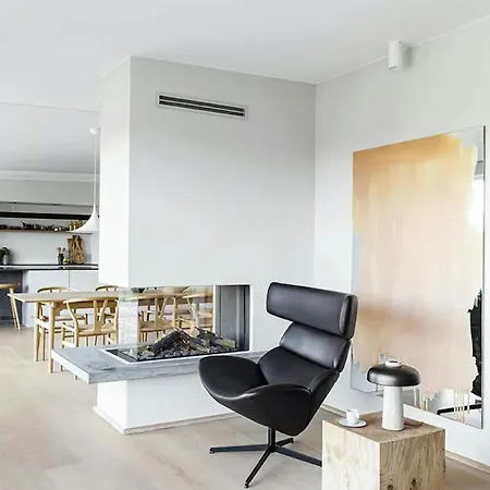 Stylish 70's With Forest And View In Ry *