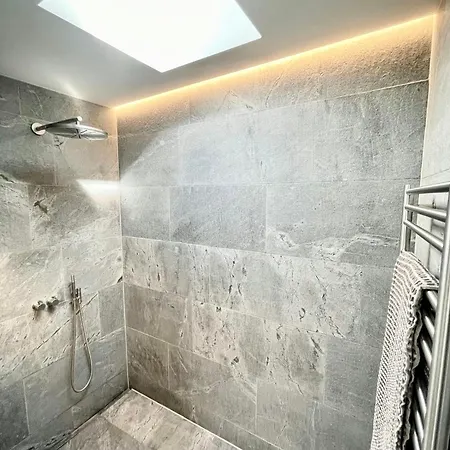 Stylish 70's With Forest And View In Ry 度假居